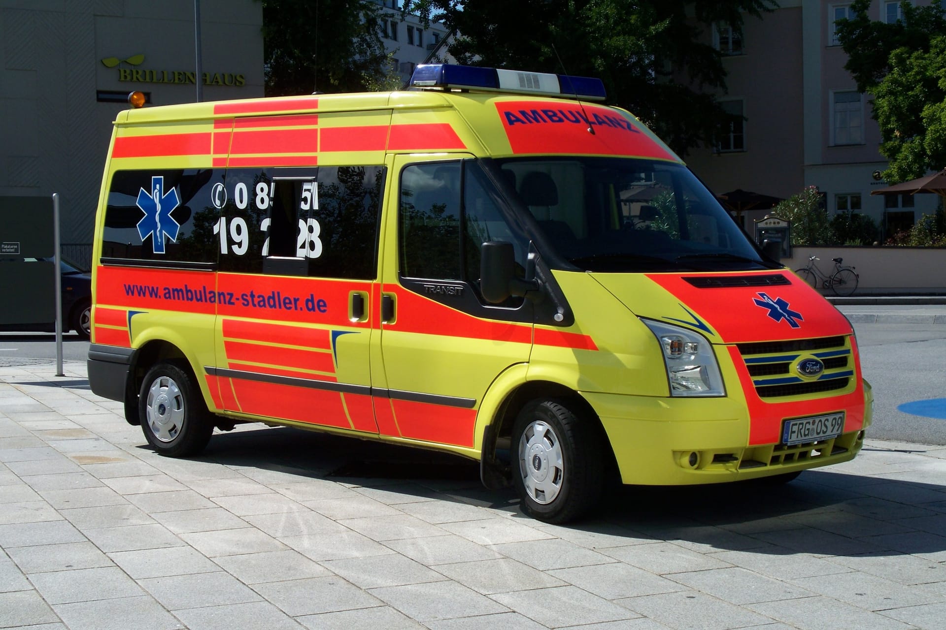 Mobile medical response vehicle in the field